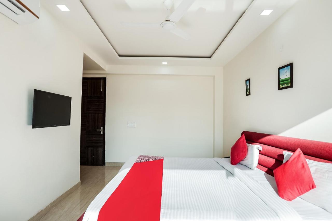 Oyo 65118 Hotel Vatika Gurgaon Exterior foto